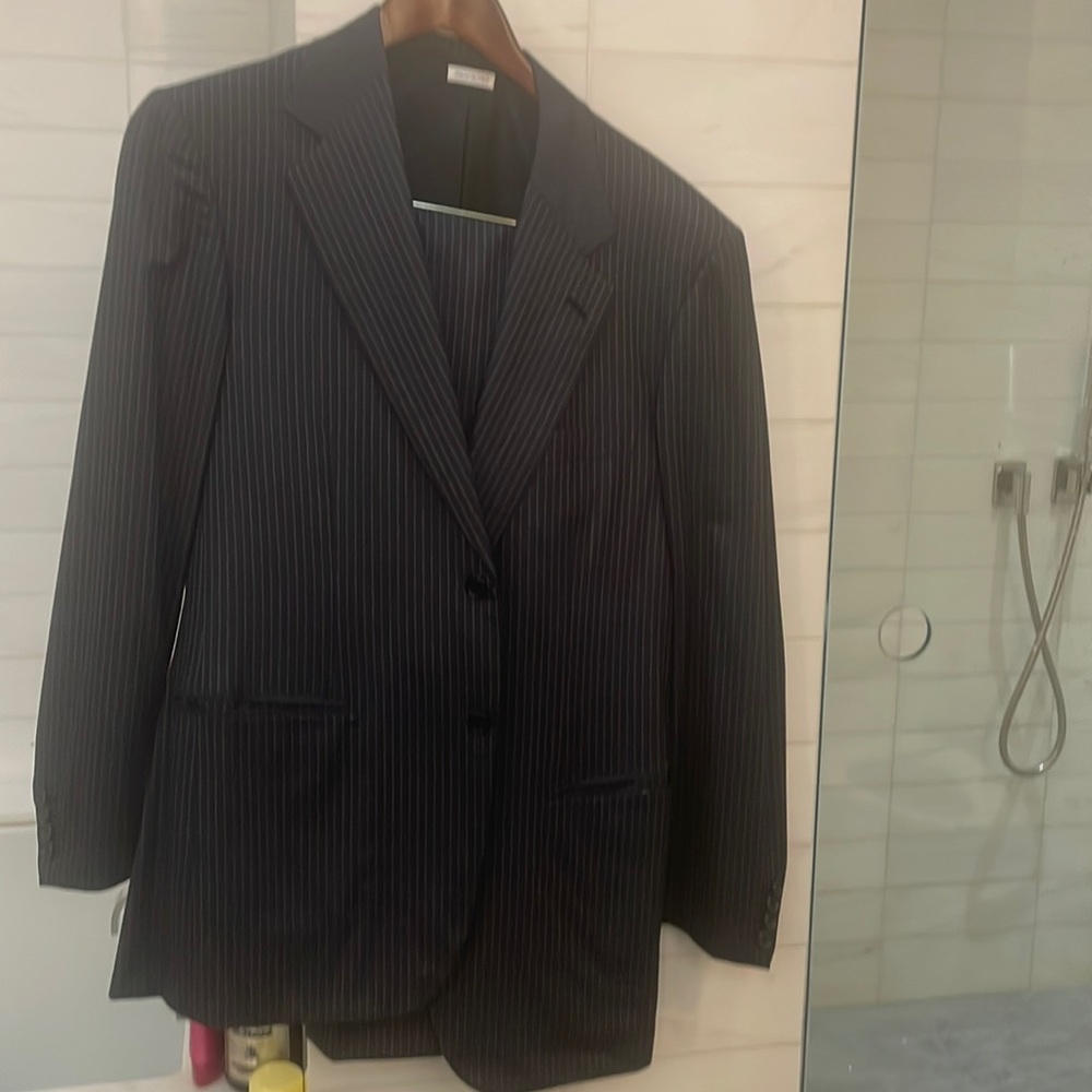 Beautiful Brioni suit. Made in Italy paid $5000 in New York City for this suit
